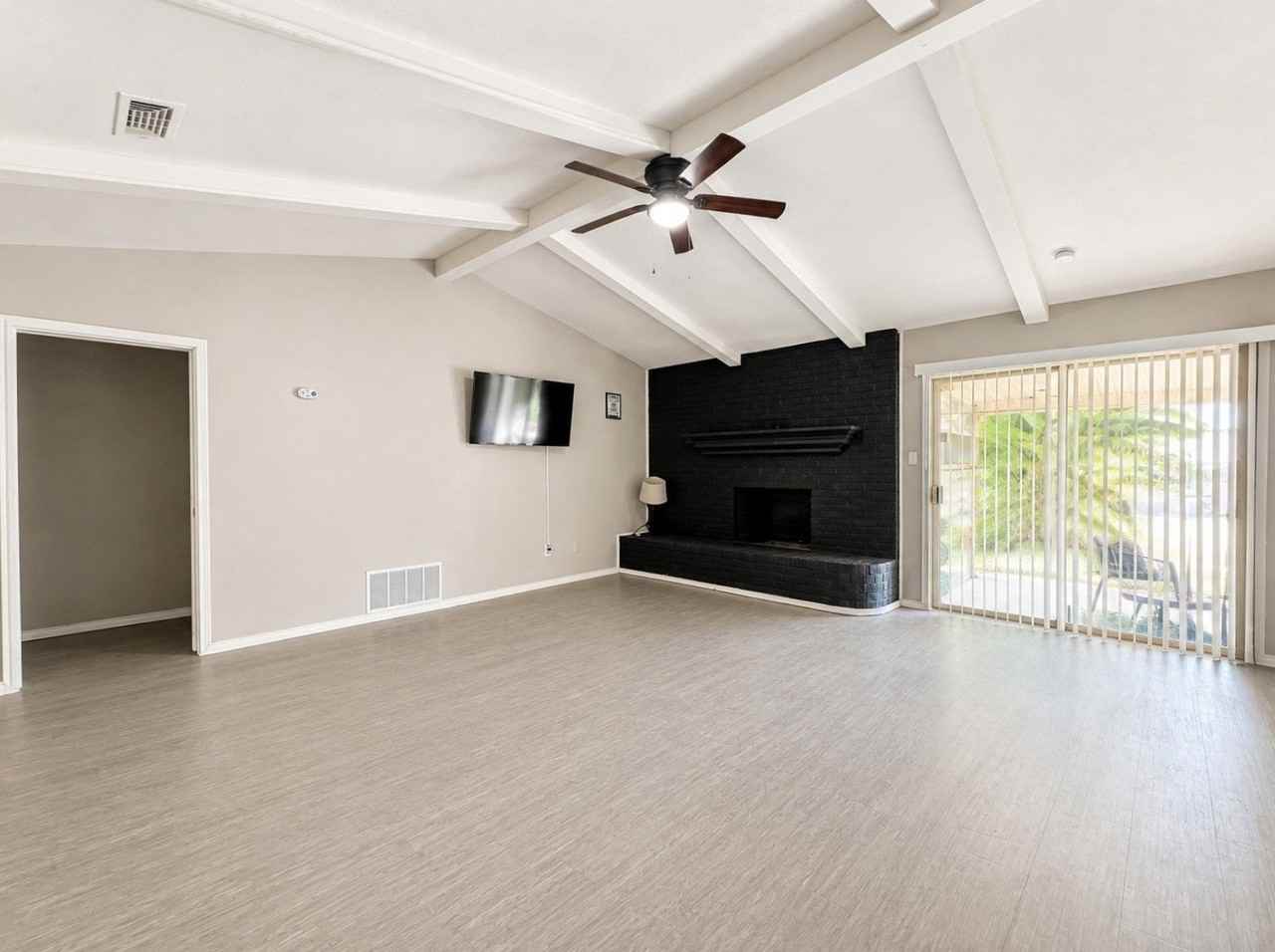 3709 Ashford Ave - Photo 3 of 27