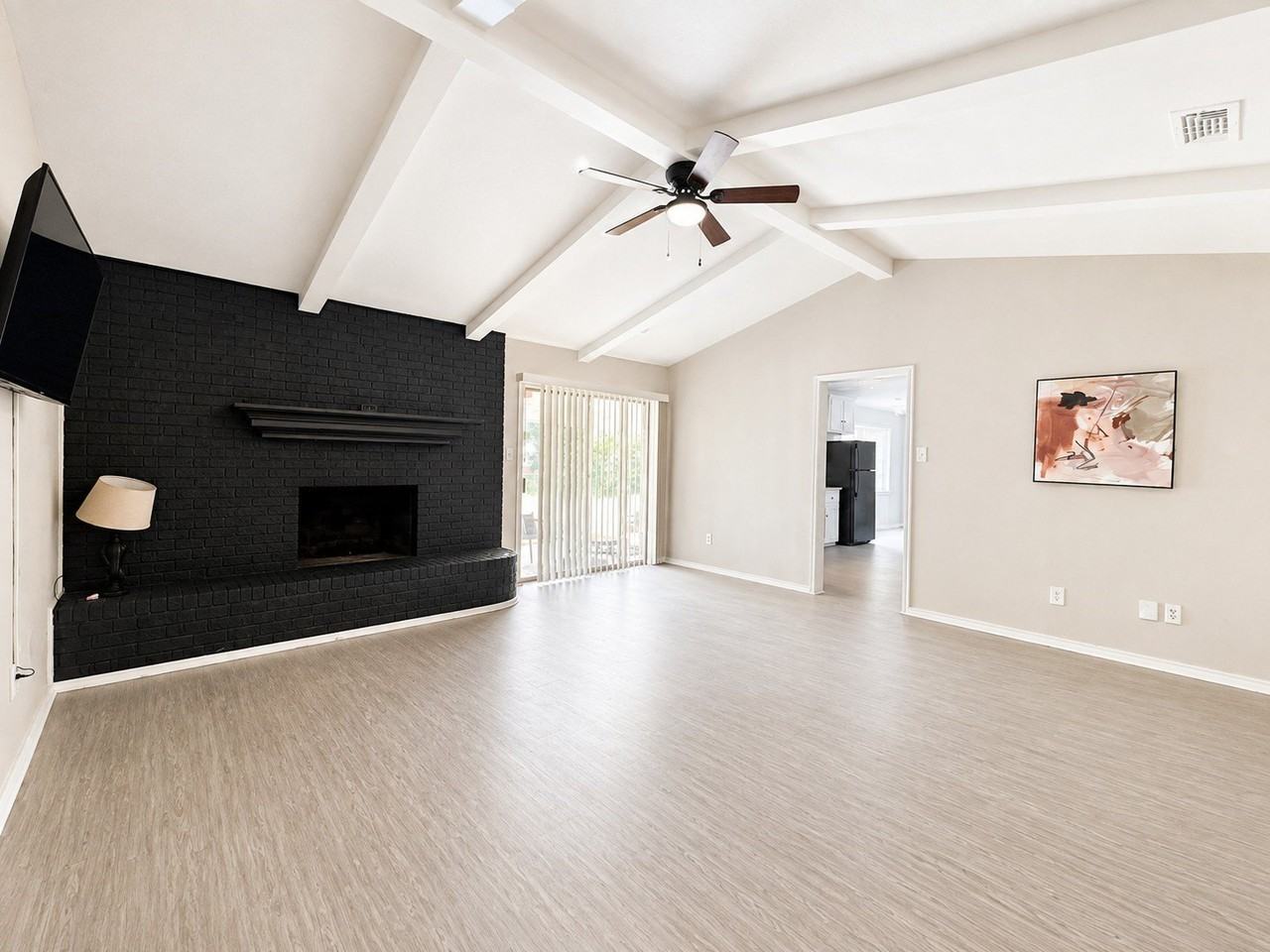 3709 Ashford Ave - Photo 4 of 27