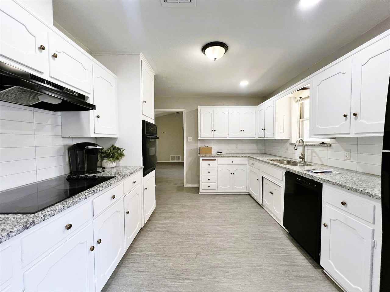 3709 Ashford Ave - Photo 6 of 27