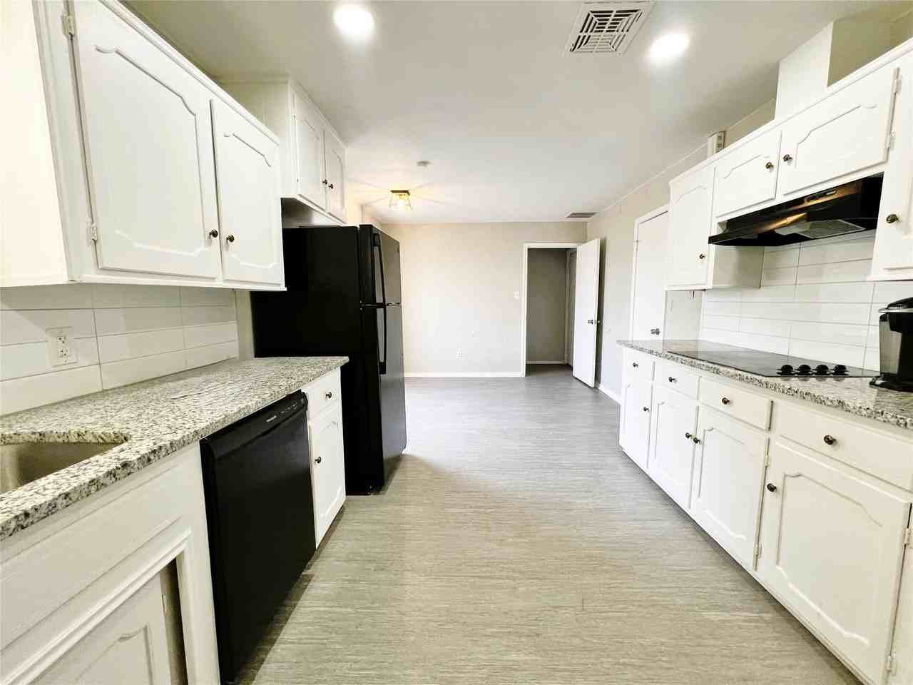 3709 Ashford Ave - Photo 7 of 27