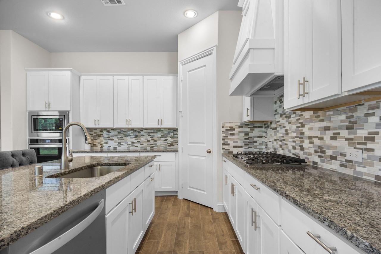 16050 Talamore Ln - Photo 2 of 37