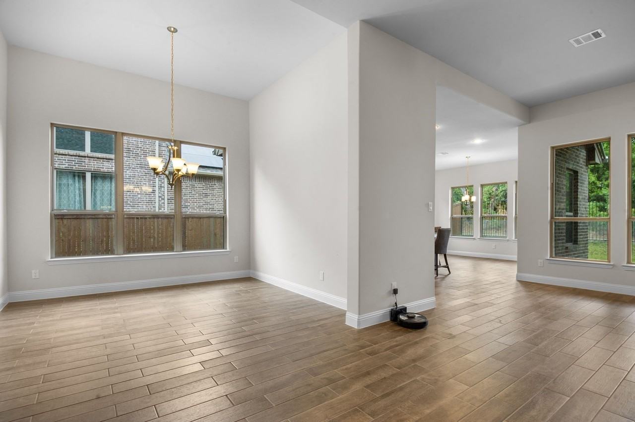 16050 Talamore Ln - Photo 4 of 37