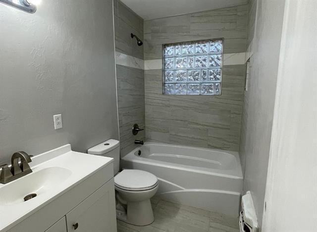 931 W Texas St #1 - Photo 4 of 9