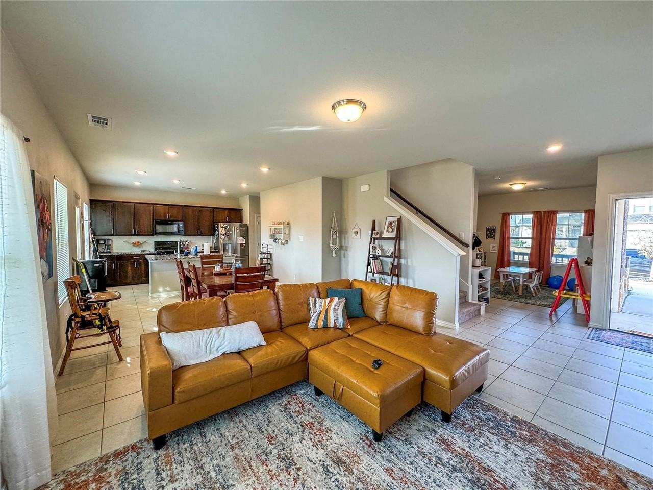 1335 Black Canyon Ave - Photo 6 of 17