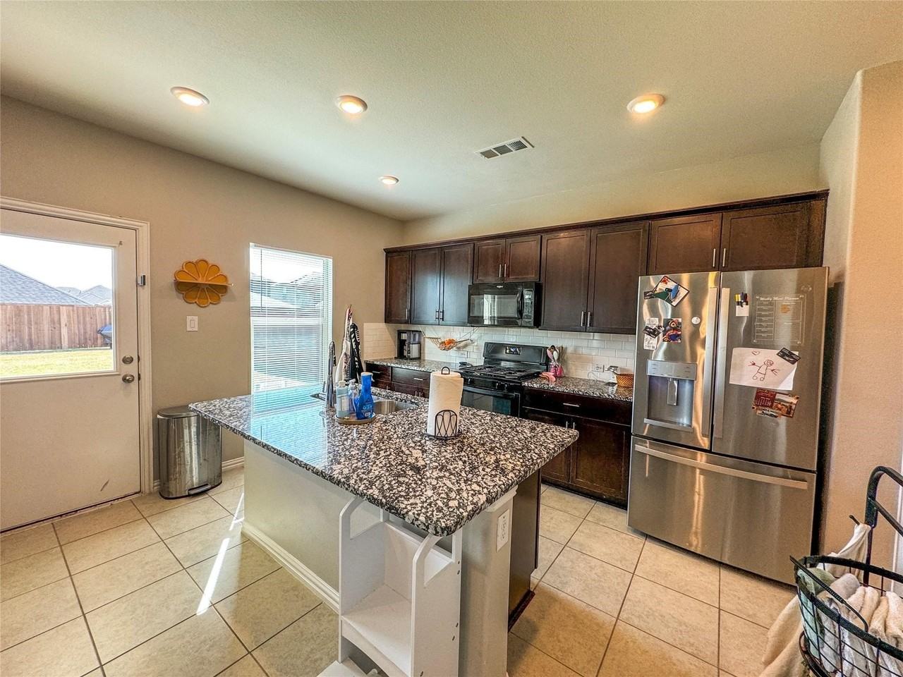 1335 Black Canyon Ave - Photo 7 of 17