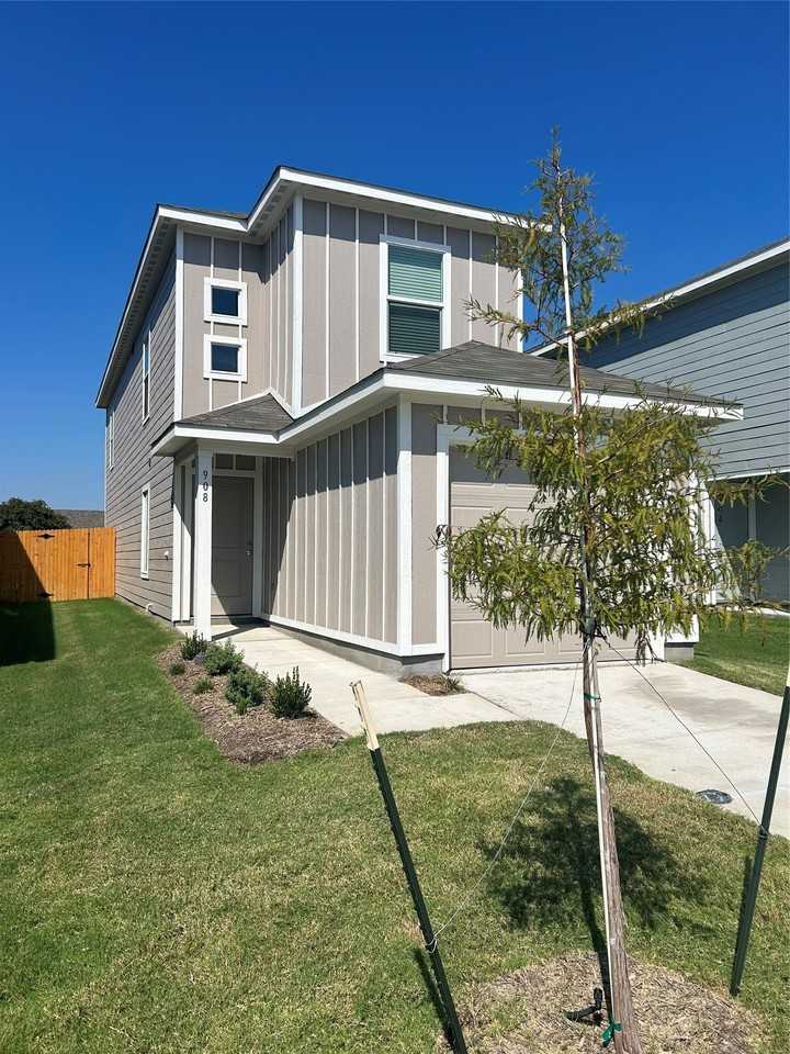 908 Grebe Dr - Photo 2 of 28