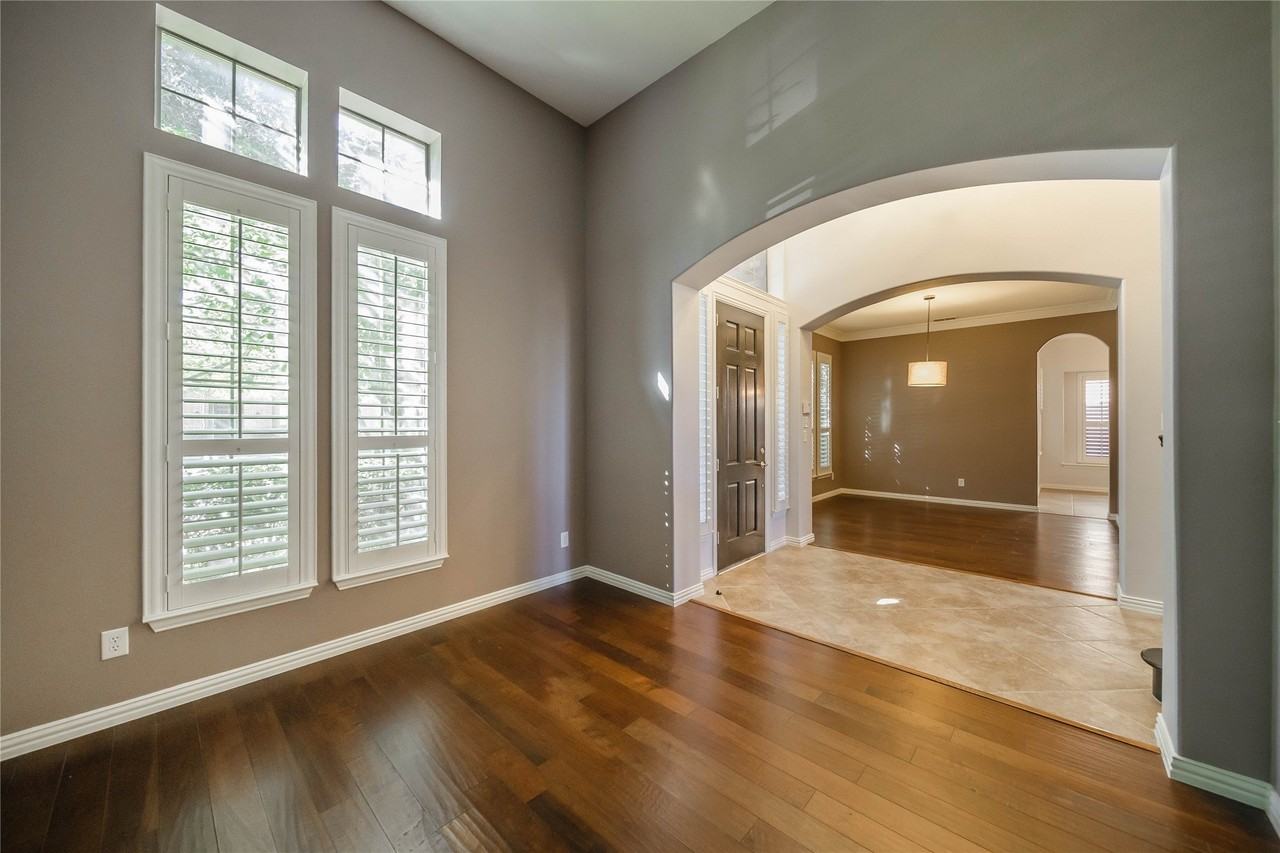 1810 Port Isabel Dr - Photo 4 of 40