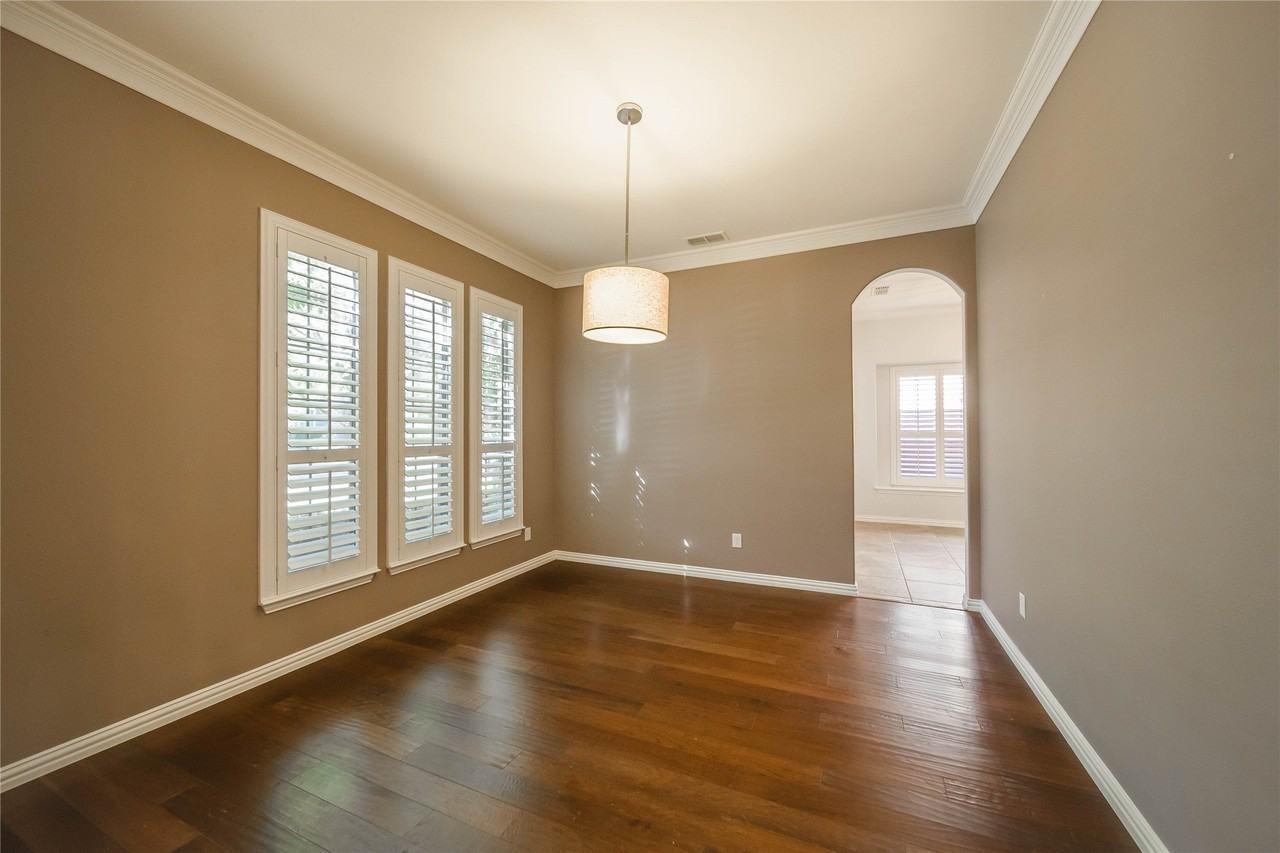 1810 Port Isabel Dr - Photo 5 of 40