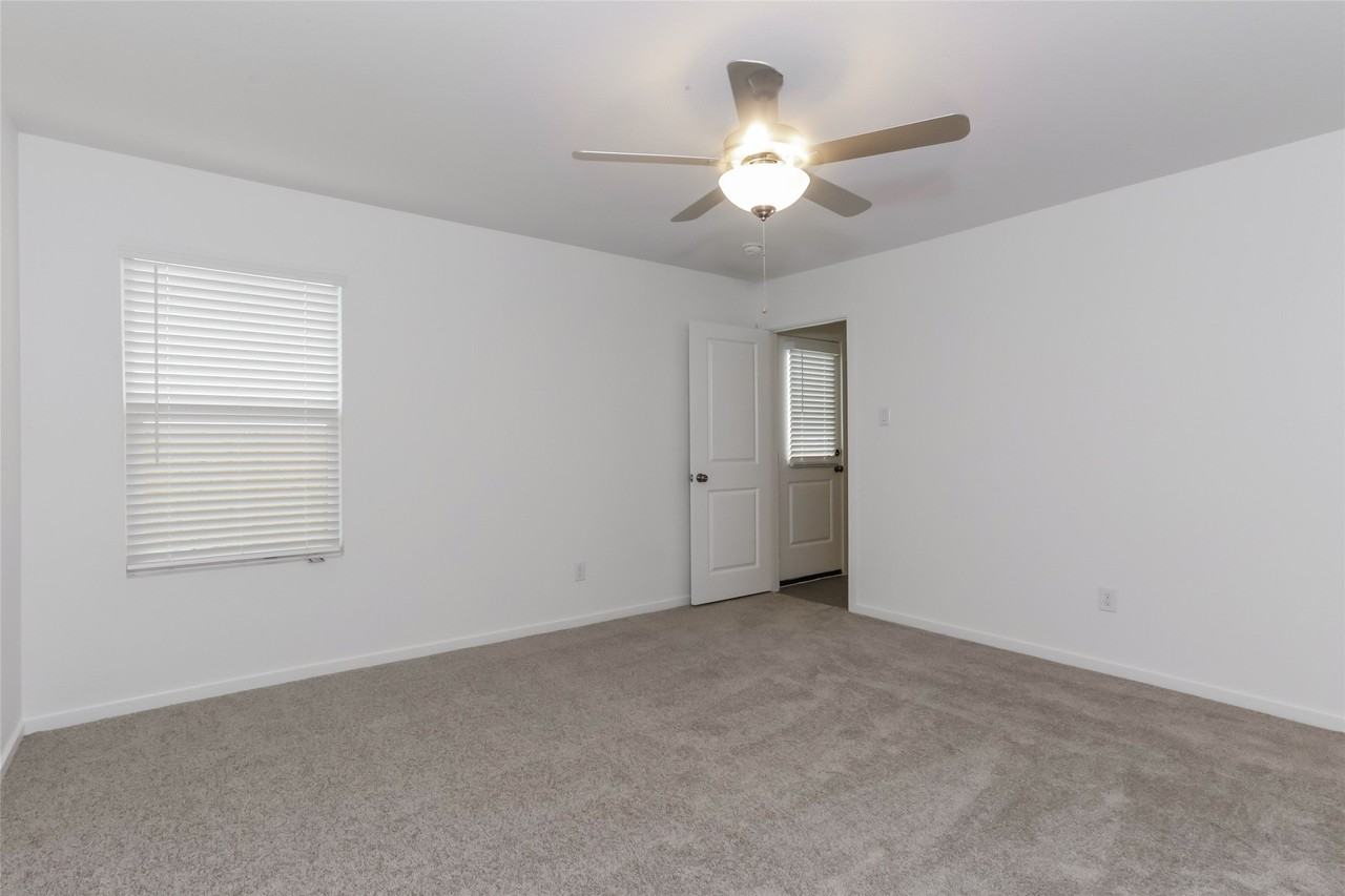 15225 Rangeland Rd - Photo 7 of 25