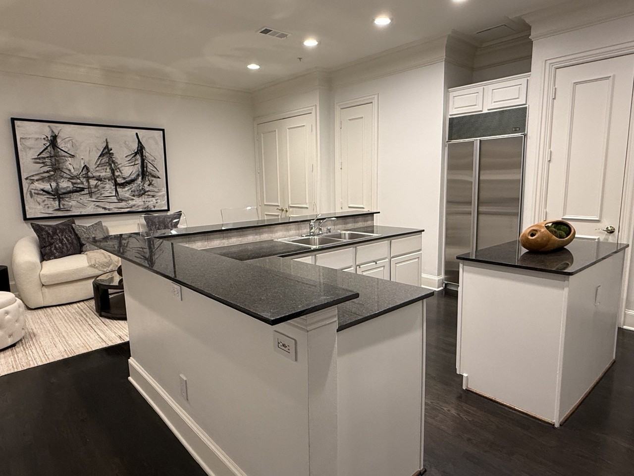 3535 Gillespie St #505 - Photo 5 of 21