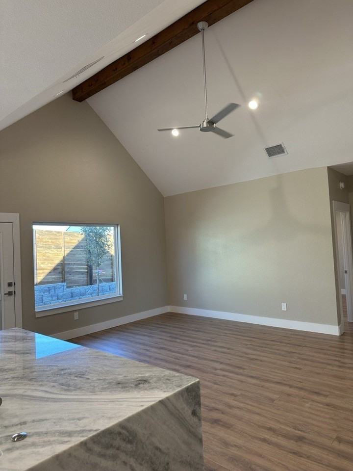 505 Southren Dr - Photo 6 of 37