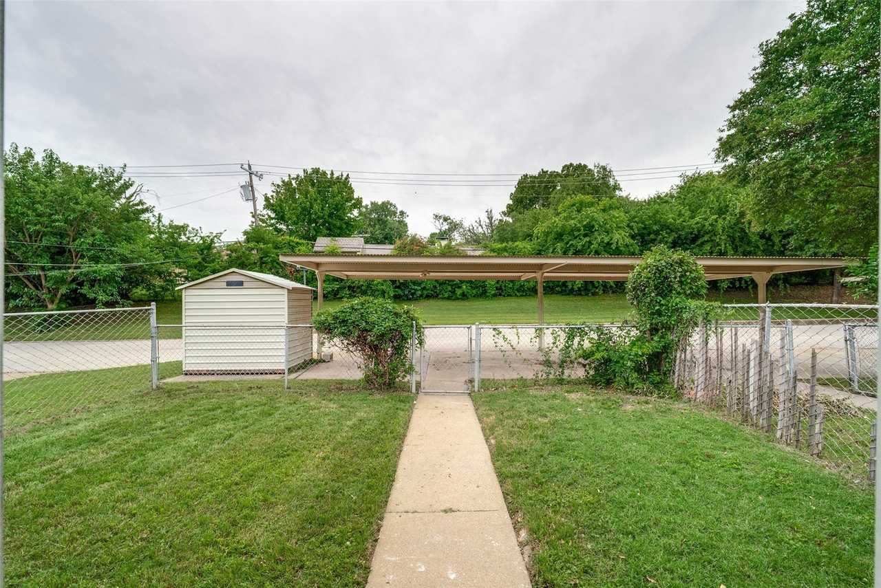 8805 N Normandale St - Photo 4 of 25