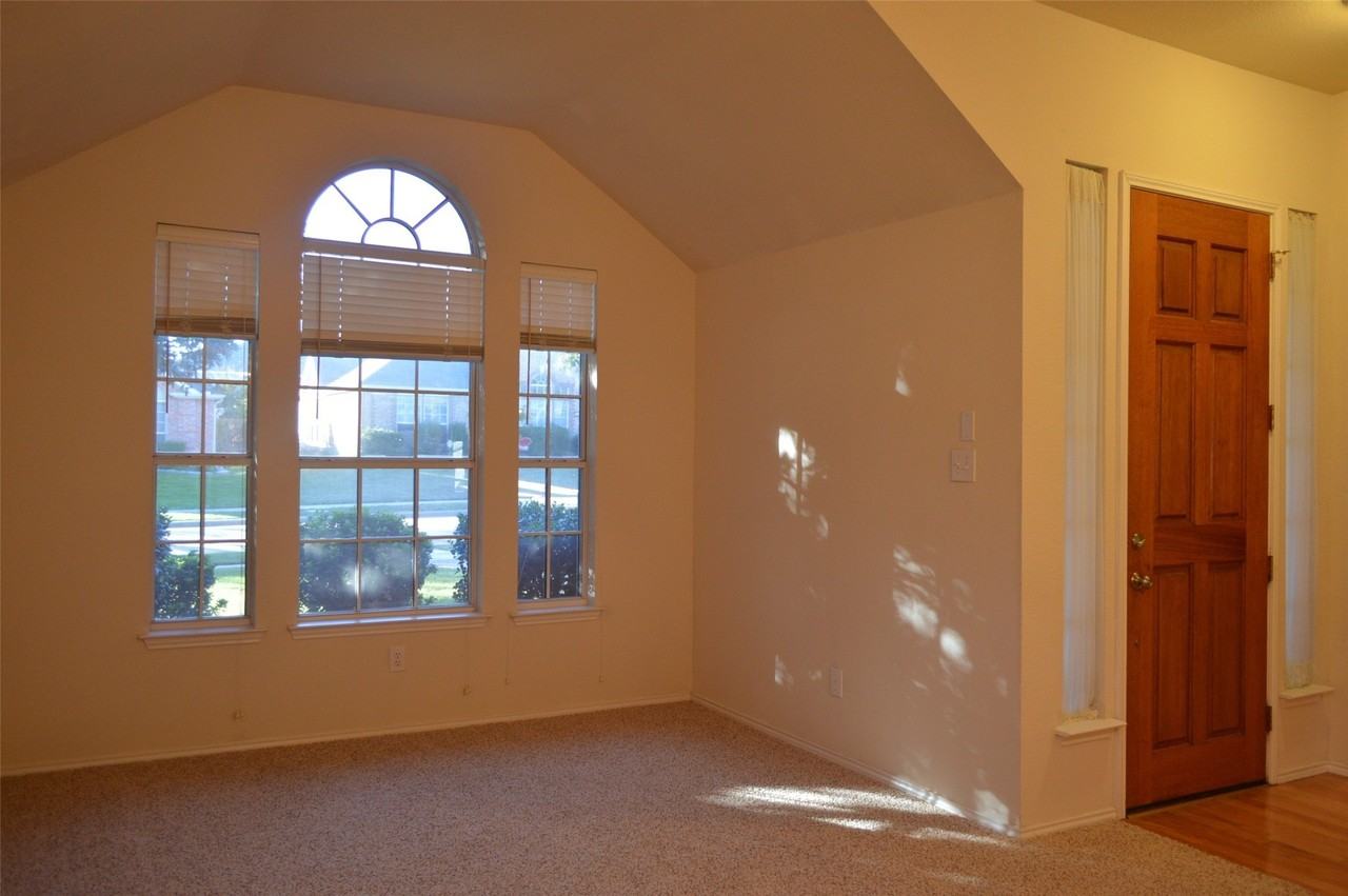 7512 Sonoma Valley Dr - Photo 4 of 14
