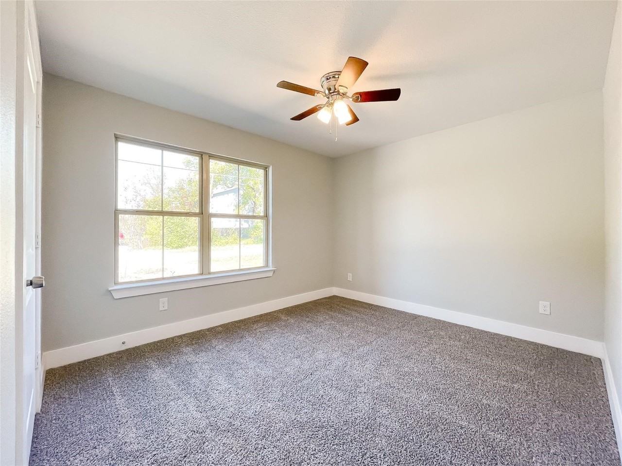 3318 Rutledge St - Photo 6 of 17
