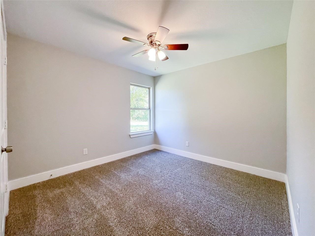 3318 Rutledge St - Photo 7 of 17