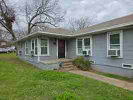 featured image of 1306 N Travis St #1