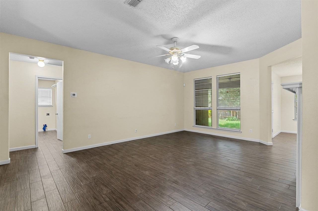 412 Dakota Dr - Photo 4 of 22