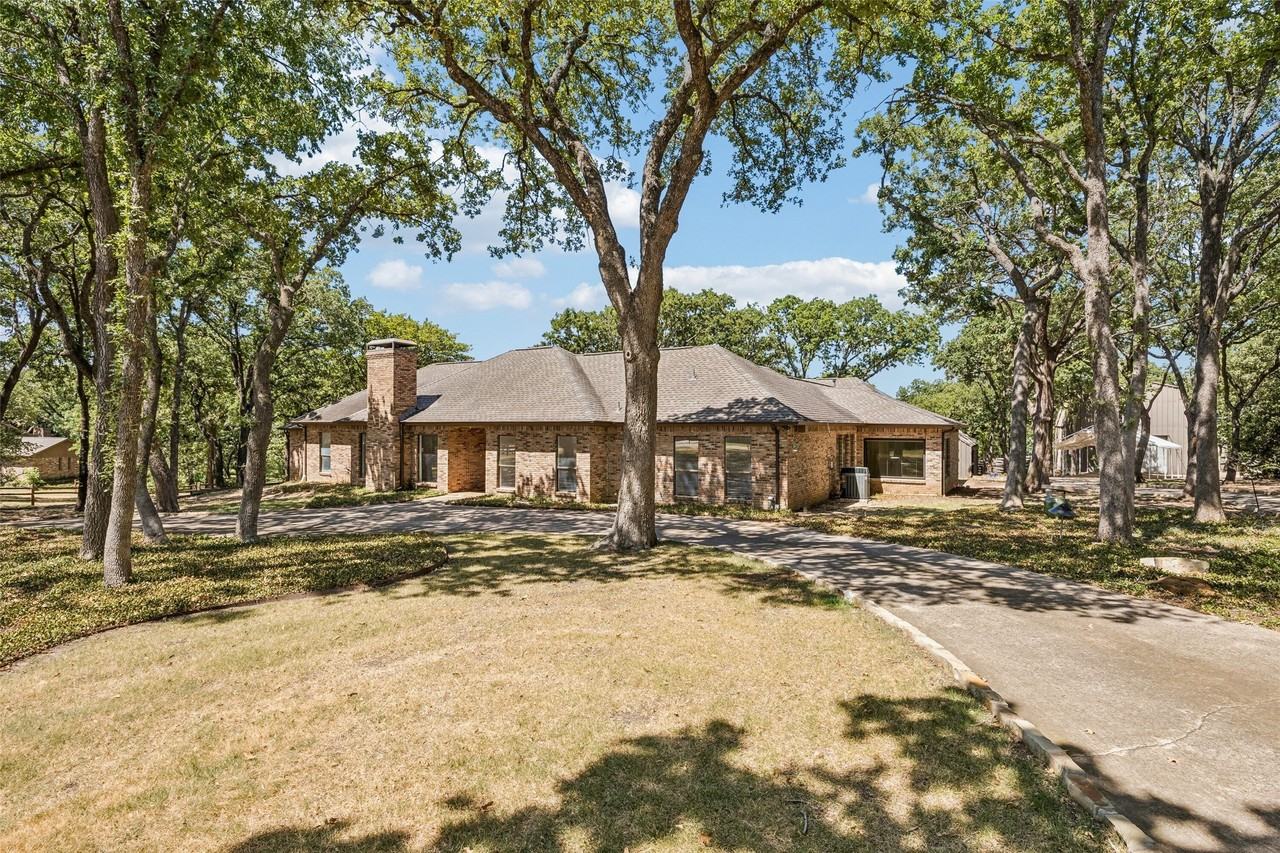 2920 Burney Ln - Photo 2 of 40