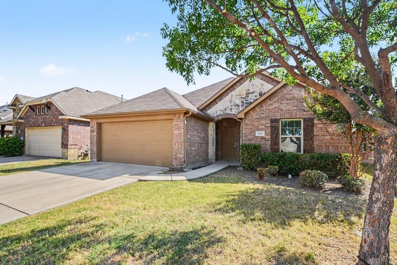 1412 Villa Paloma Blvd - Photo 3 of 30
