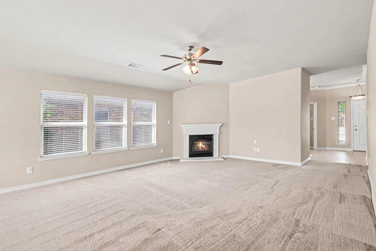 1412 Villa Paloma Blvd - Photo 5 of 30