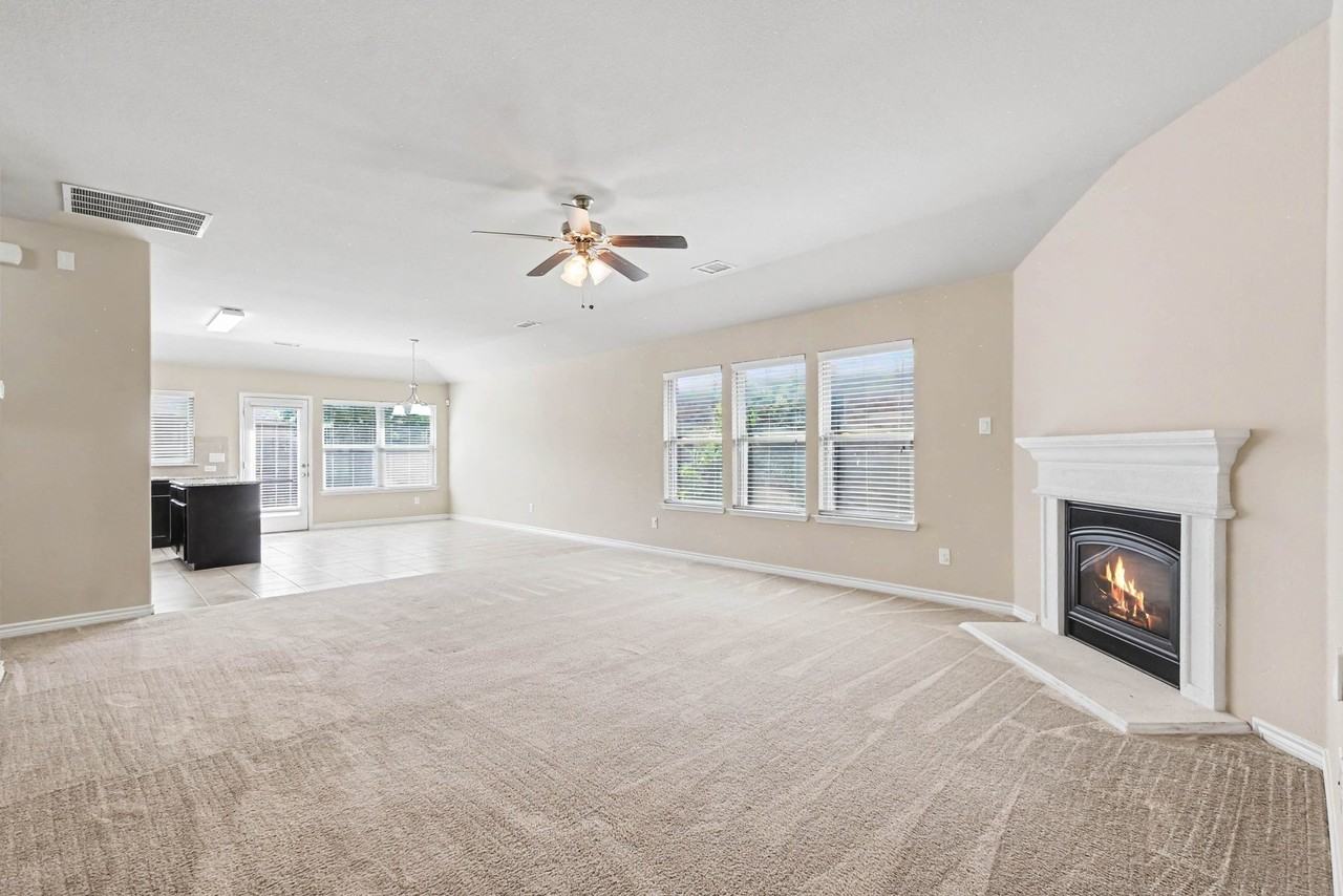 1412 Villa Paloma Blvd - Photo 7 of 30