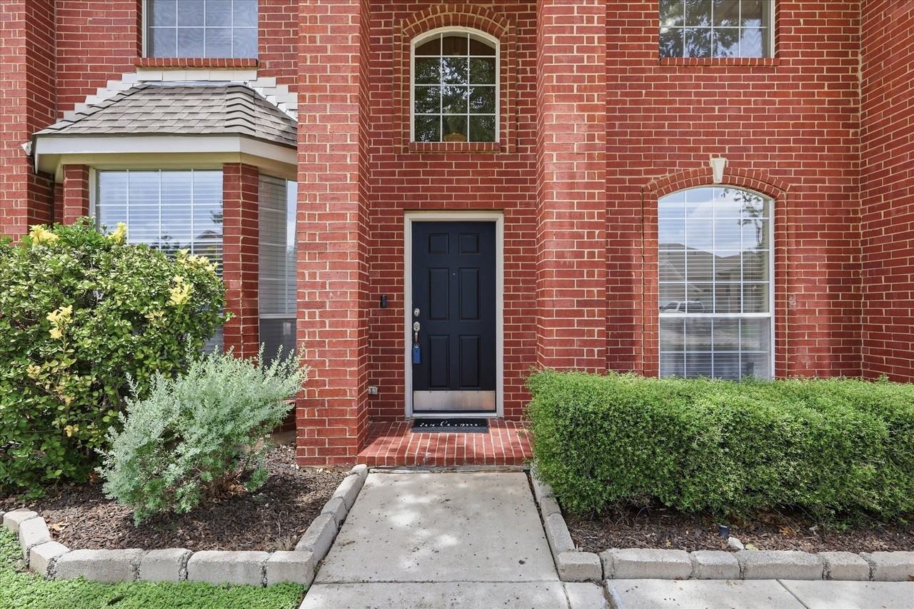 105 Dorsett Dr - Photo 2 of 40