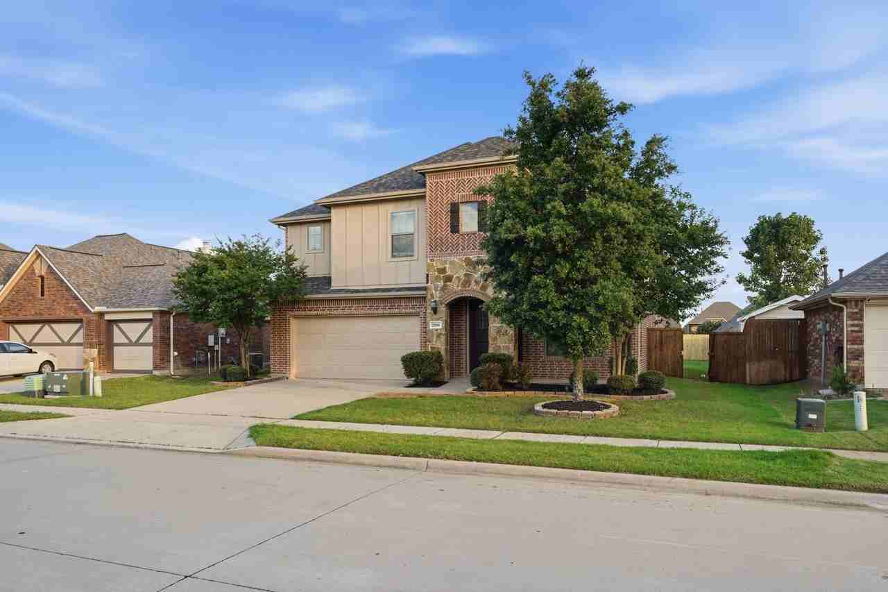 2208 Gregory Creek Dr - Photo 3 of 25