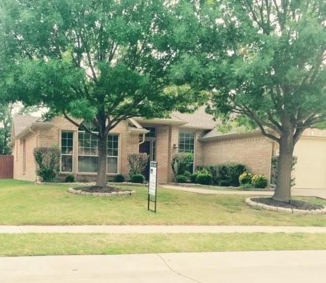 1004 Royal Oaks Dr