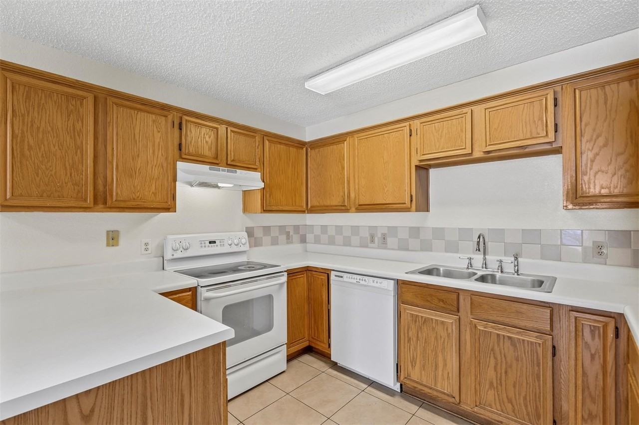 2804 Monthaven Dr - Photo 6 of 18