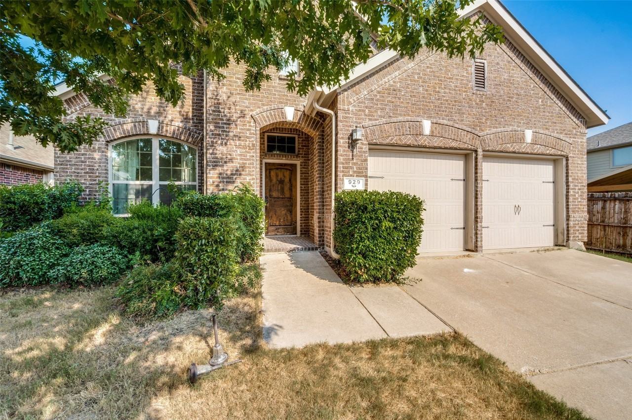 929 Green Coral Dr - Photo 3 of 25