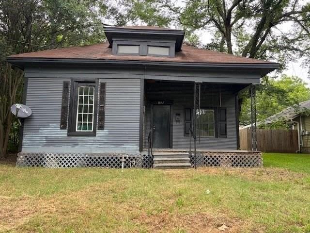 1037 Cedar St