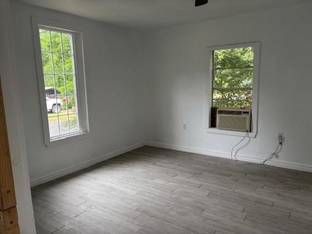 1037 Cedar St - Photo 4 of 9