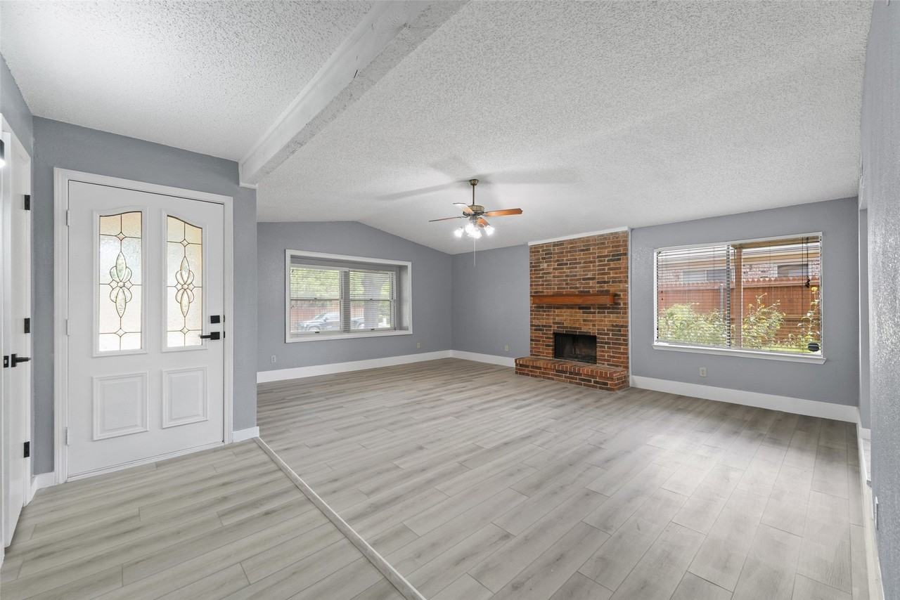 1509 Pecos St - Photo 3 of 18