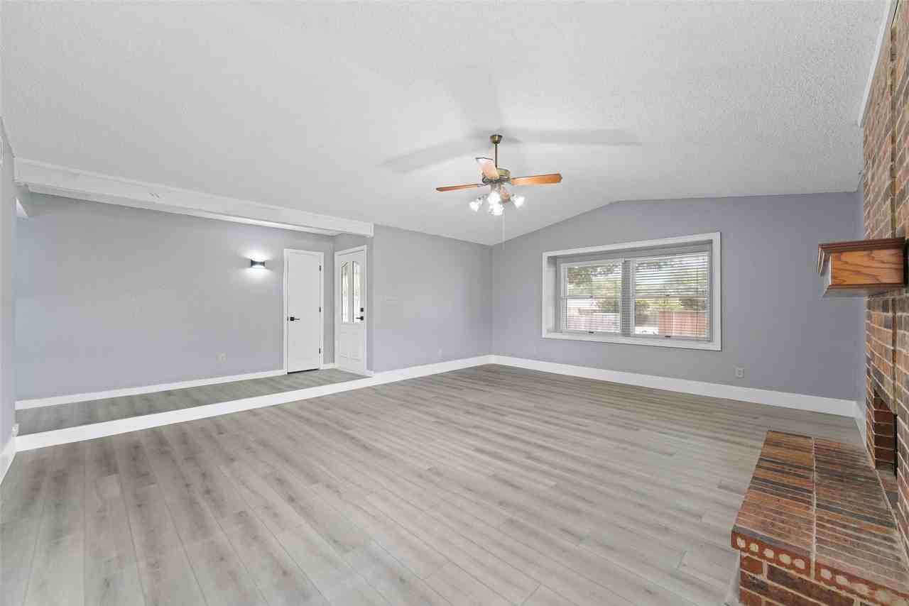 1509 Pecos St - Photo 4 of 18