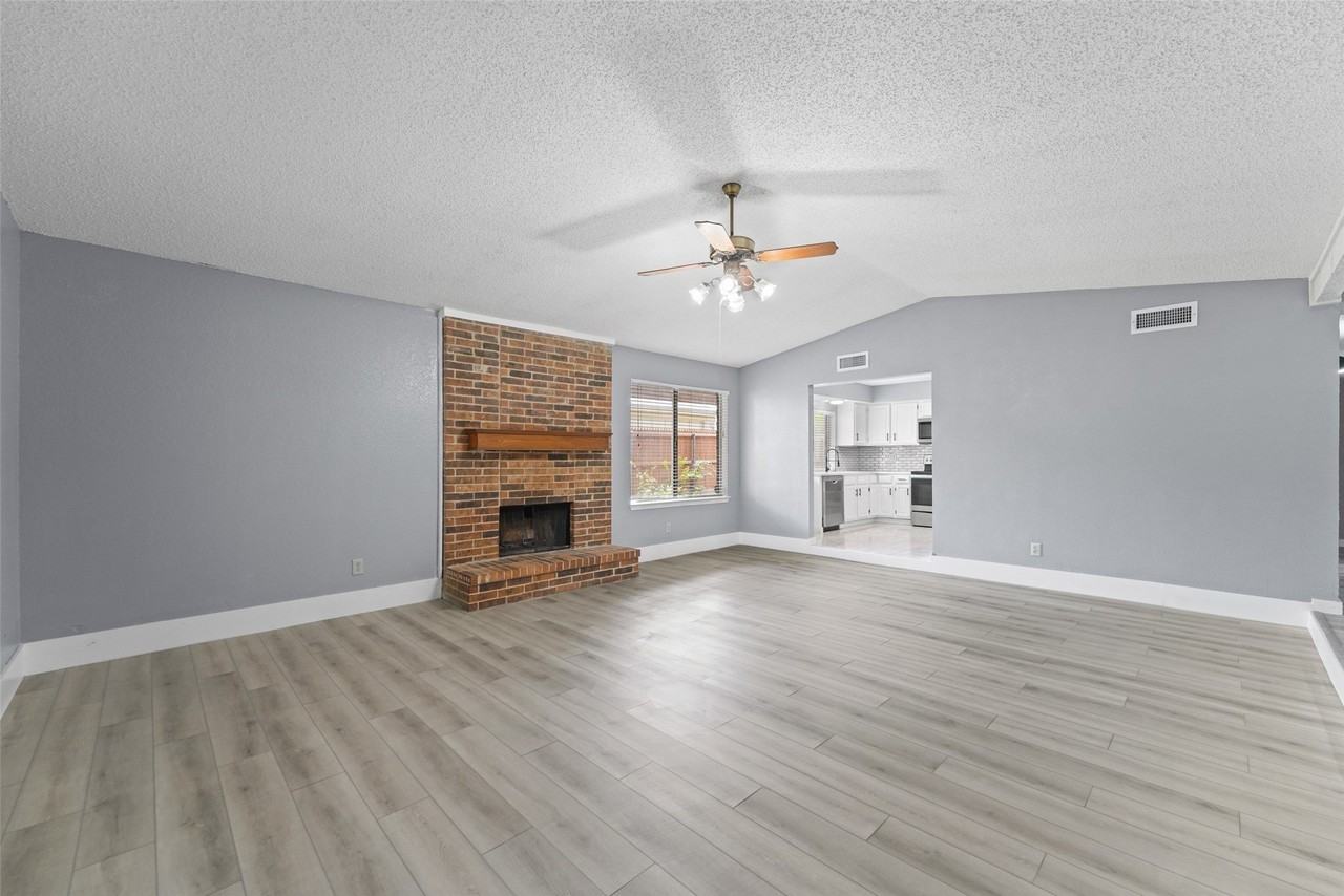 1509 Pecos St - Photo 5 of 18