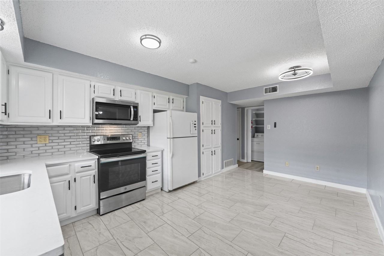 1509 Pecos St - Photo 7 of 18