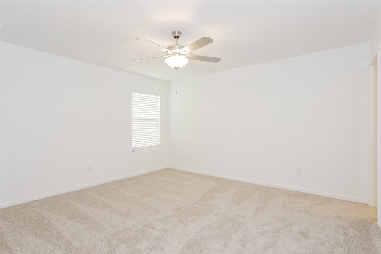 1309 Buckaroo Blvd - Photo 5 of 25