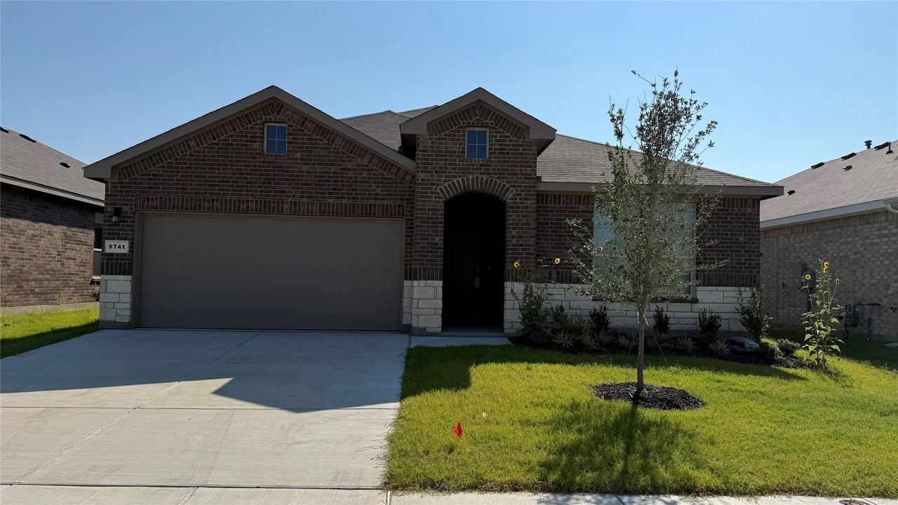 9741 Mcclane Farm Dr - Photo 2 of 24