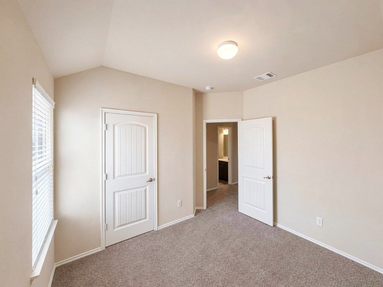 9929 Pronghorn Rd - Photo 6 of 27