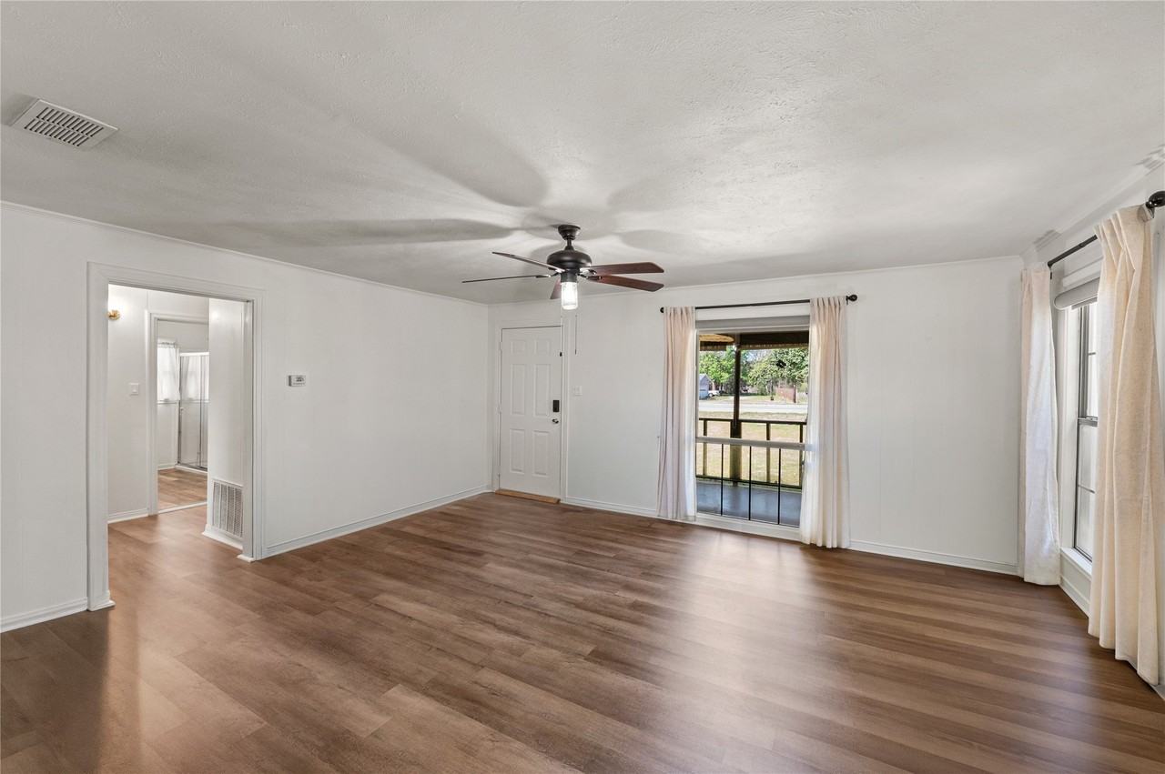 813 N Winnsboro St - Photo 6 of 15