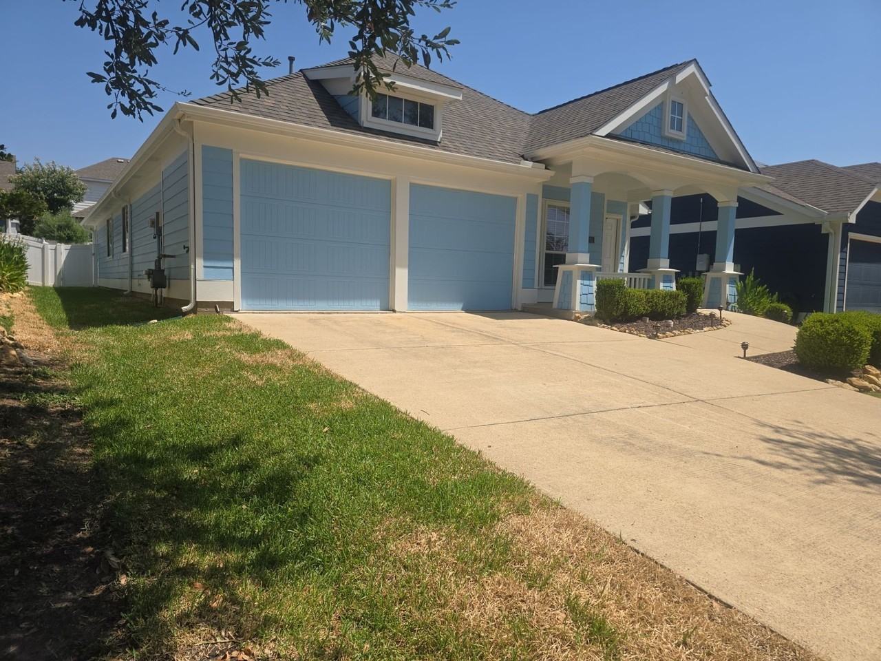 5053 Holliday Dr - Photo 3 of 21
