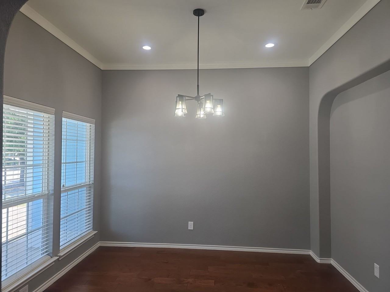 5053 Holliday Dr - Photo 7 of 21