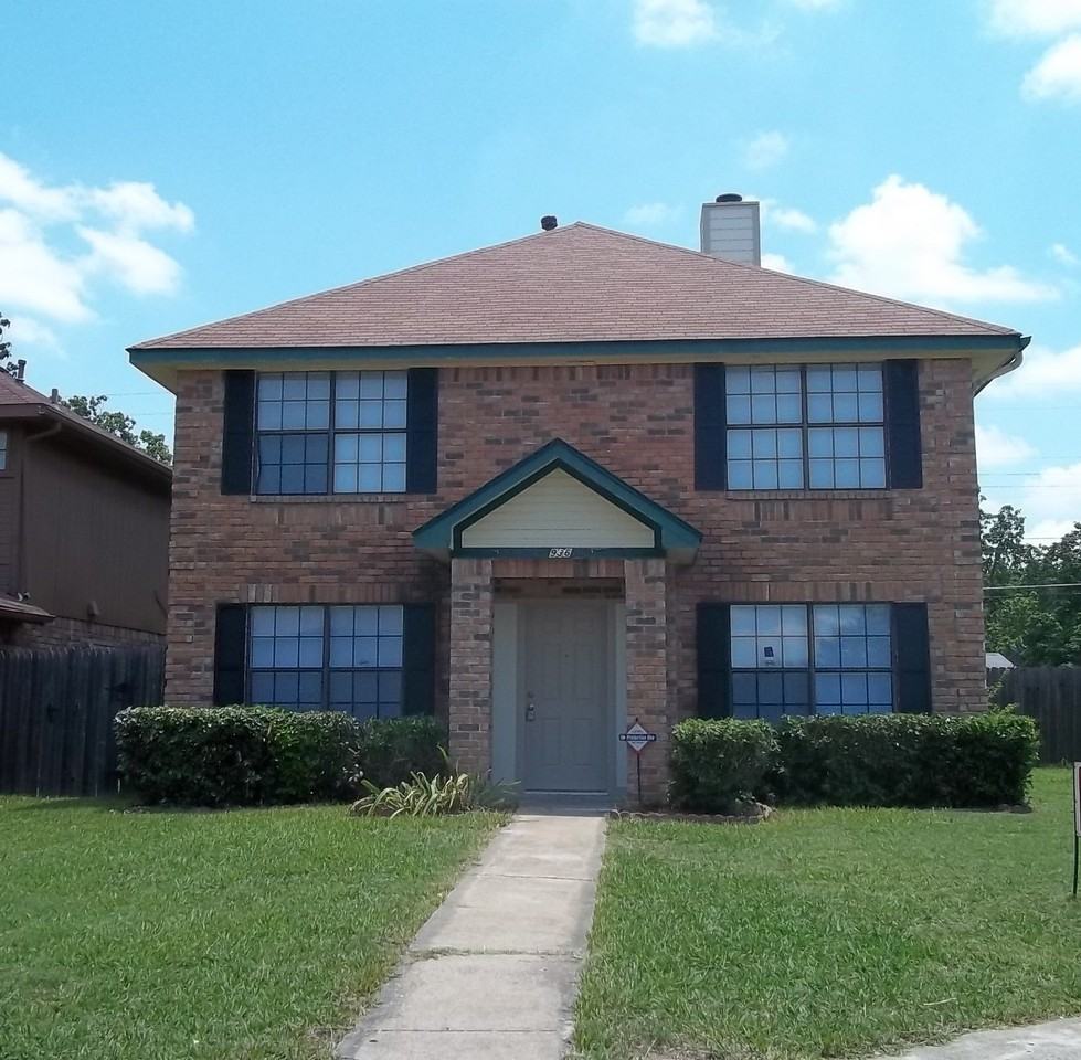 936 Ember Ln