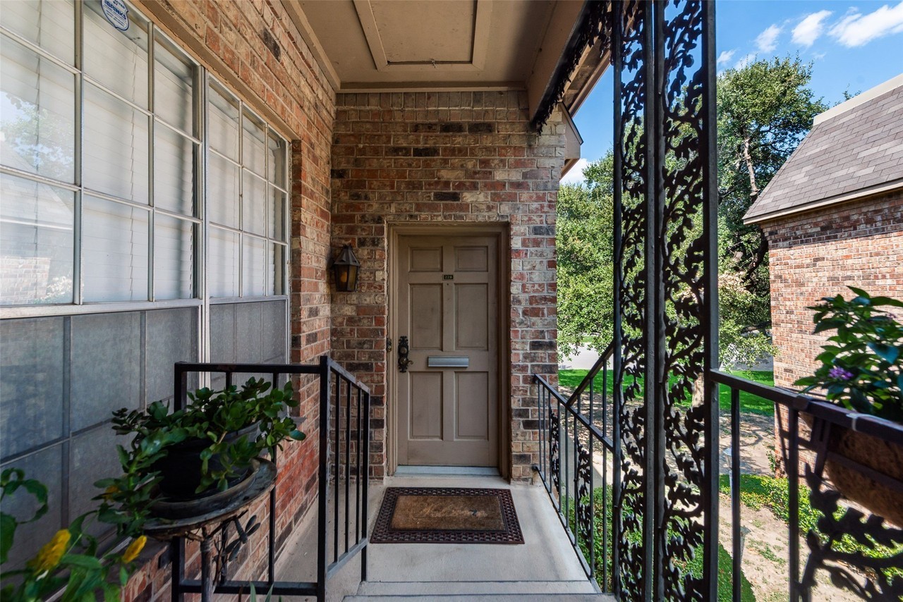 4349 Bellaire Dr S #228S - Photo 4 of 12