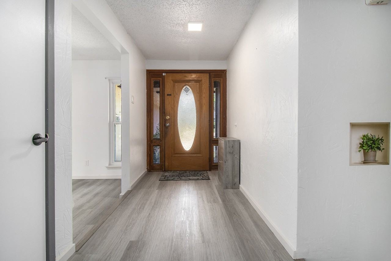 1014 Terrace Trl - Photo 5 of 25