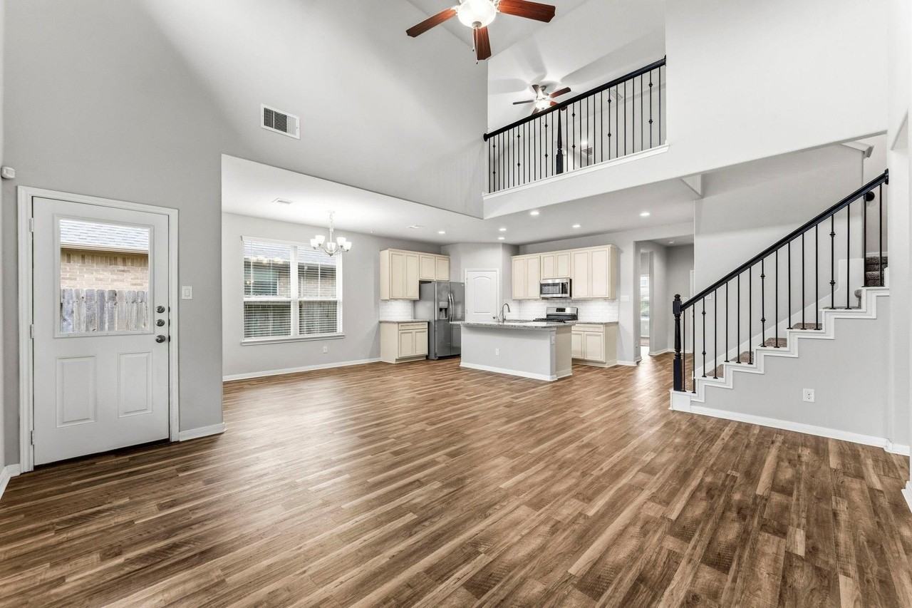 12173 Pearl Bay Ct - Photo 5 of 40