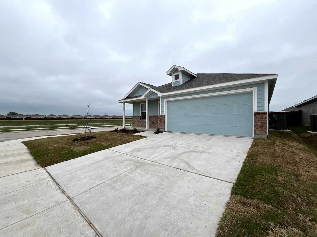 303 Ashbrook Way - Photo 3 of 24