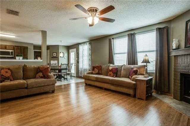 2937 Jamestown Dr - Photo 2 of 9