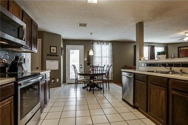 2937 Jamestown Dr - Photo 3 of 9