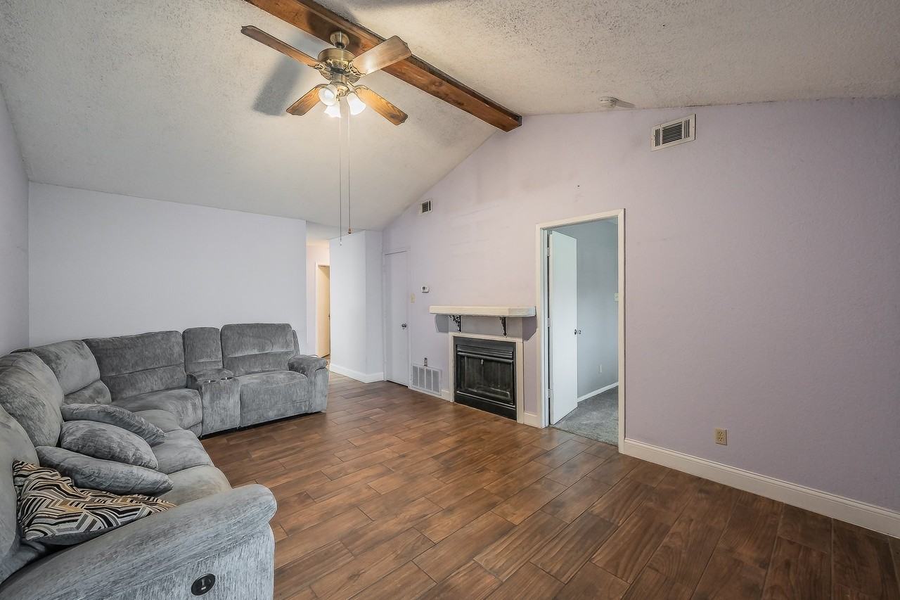 5003 Maryanna Way - Photo 3 of 27